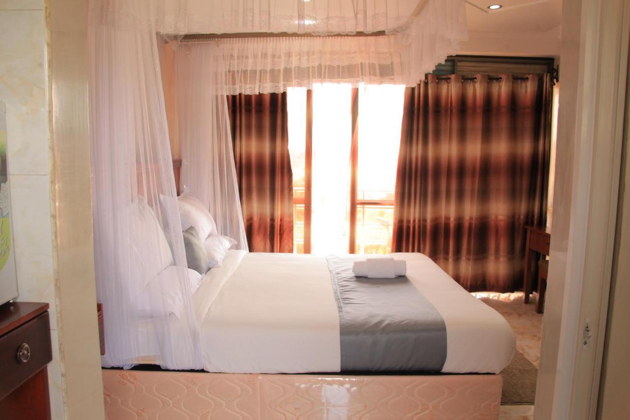 Interservice Hotel カンパラ エクステリア 写真